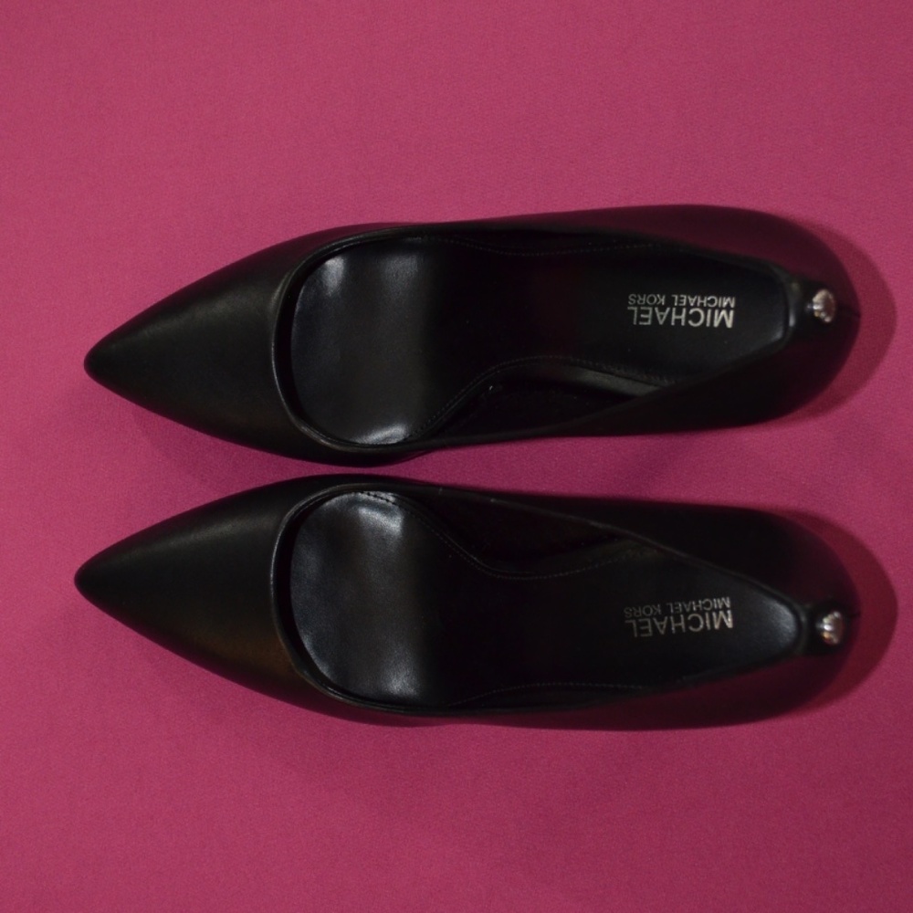 Michael Kors New Dorthy Flex Leather Pump - Picture 6 of 14